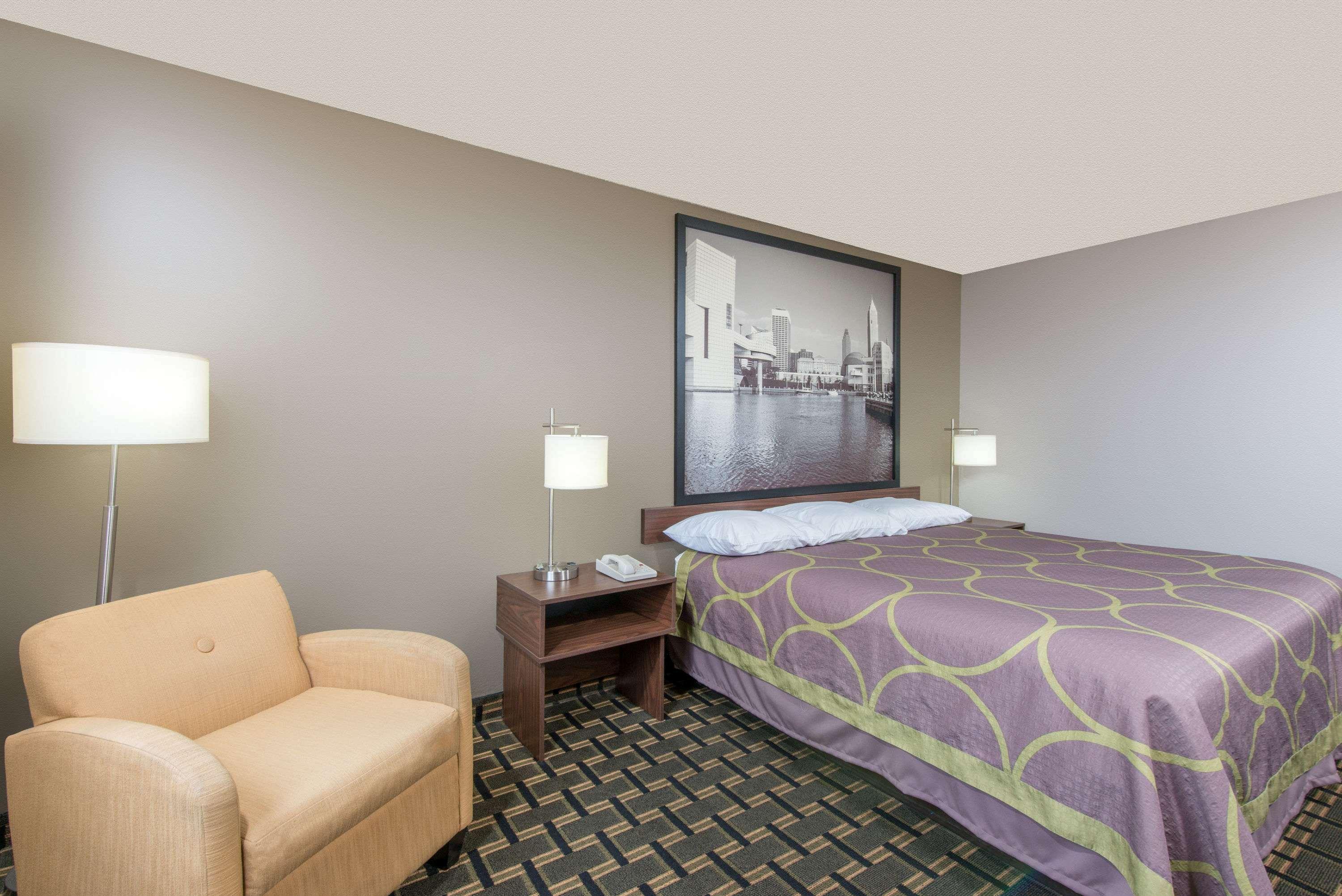 Super 8 By Wyndham Youngstown/Austintown Exterior photo