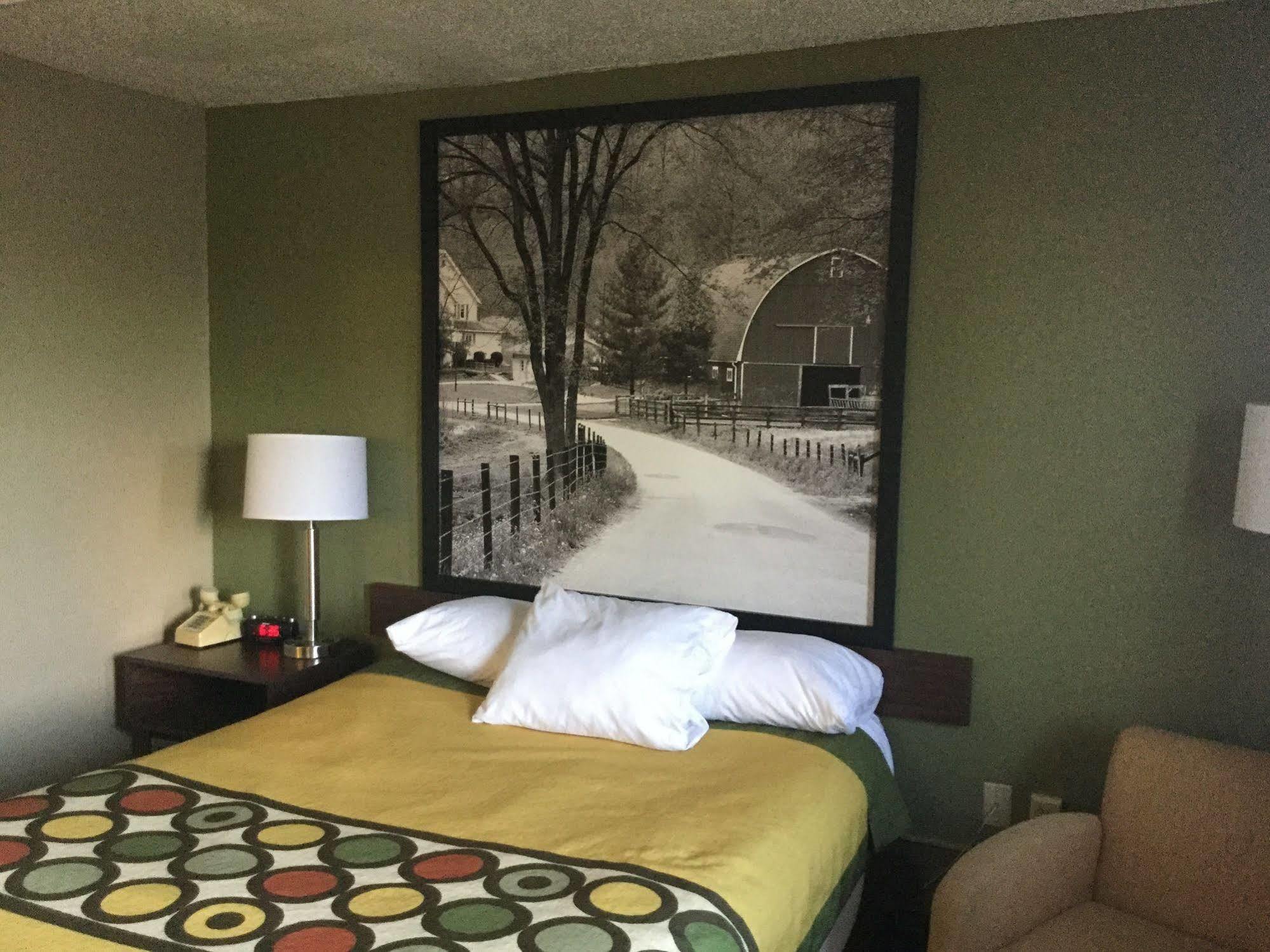 Super 8 By Wyndham Youngstown/Austintown Exterior photo